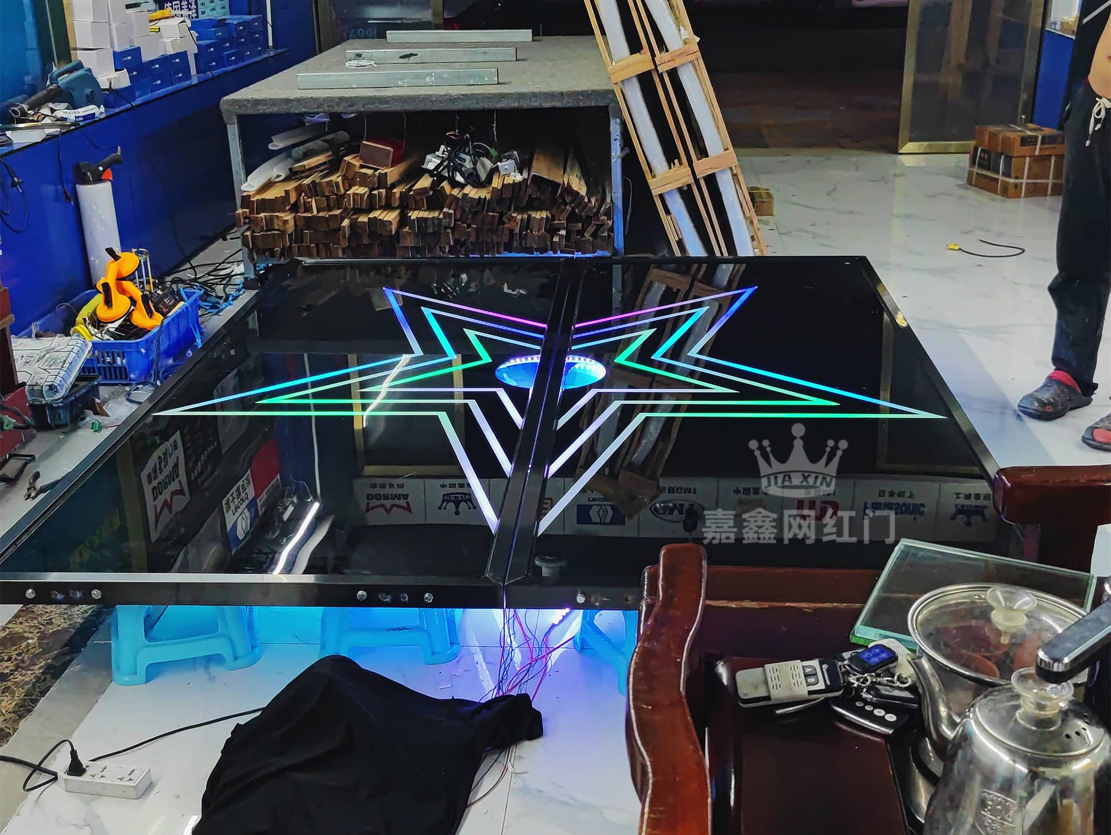 餐厅网红门 科幻网红门