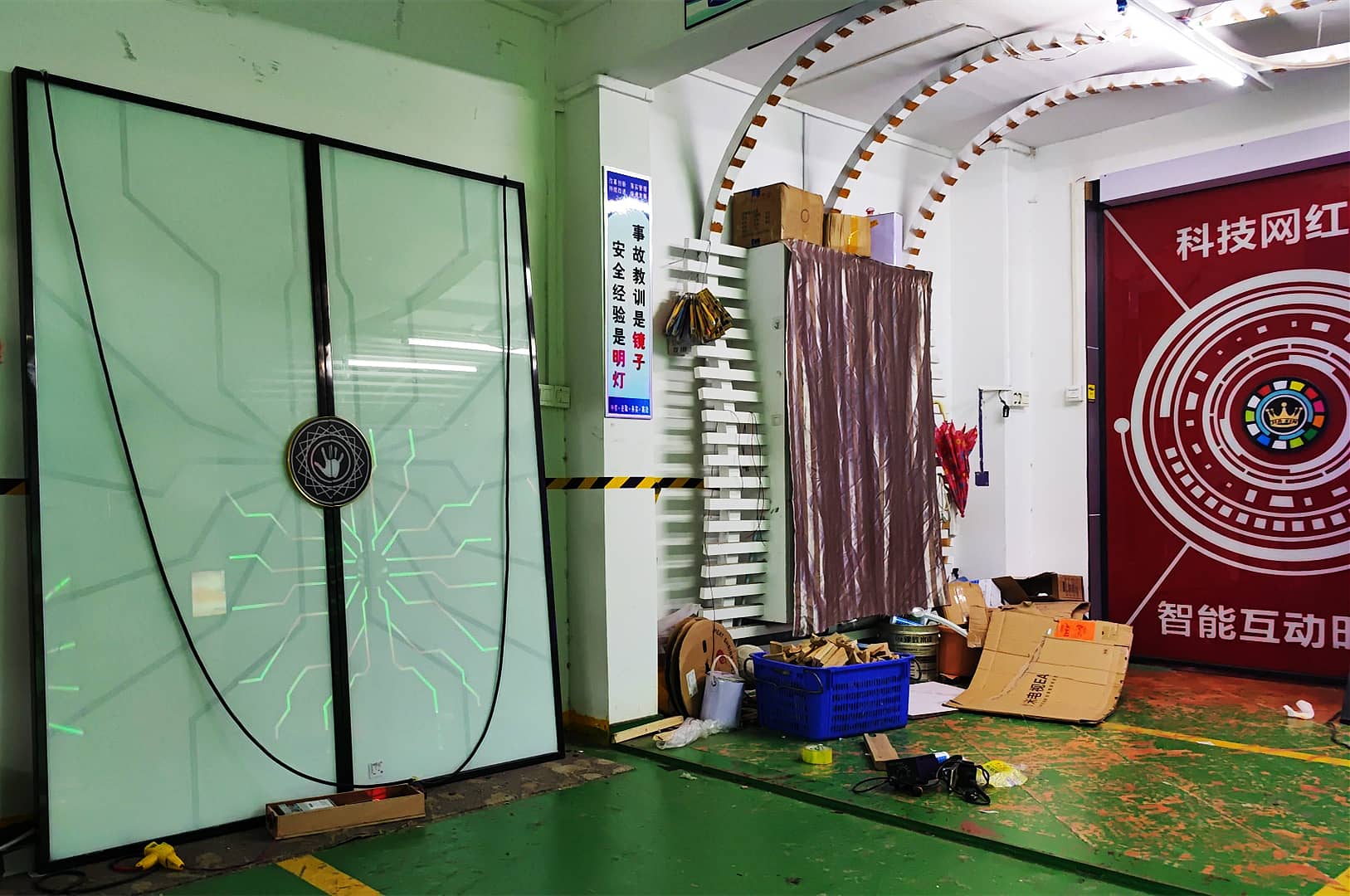 高科技门 手掌感应玻璃门